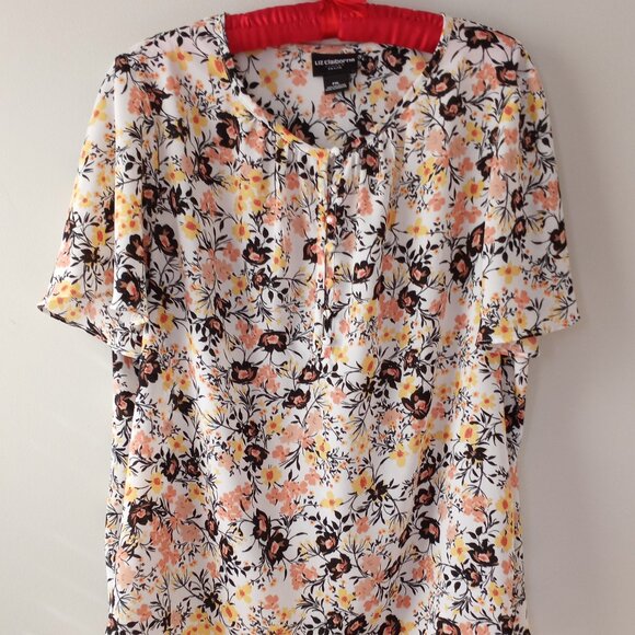 Liz Claiborne Tops - 'LIZ CLAIBORNE CAREER PETITE' XLP Ditzy Floral flutter Sleeve Blouse NWOT